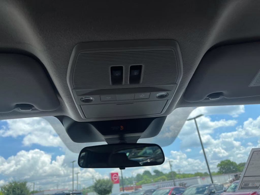 2025 Gun Metallic/Super Black Nissan Kicks SR AWD SUV