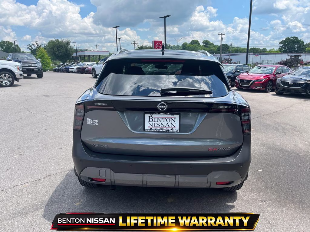 2025 Gun Metallic/Super Black Nissan Kicks SR AWD SUV