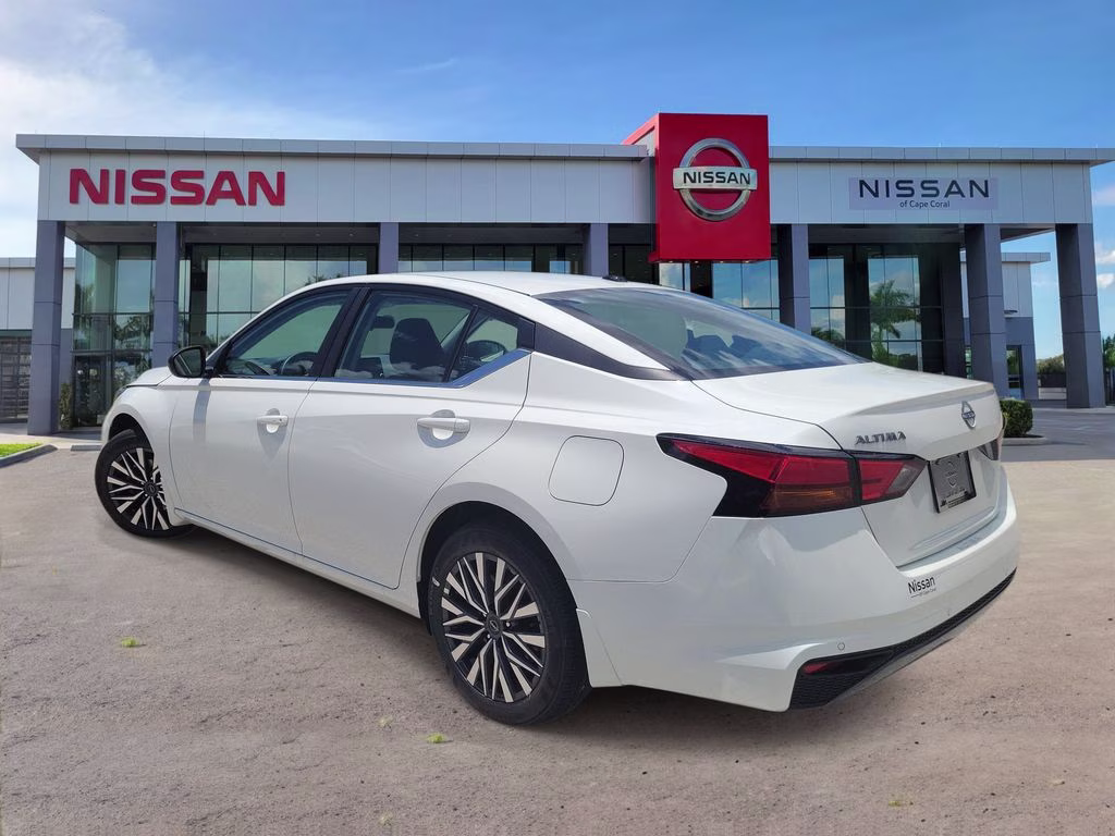 2026 Pearl White Tricoat Nissan Altima 2.5 SV FWD Sedan