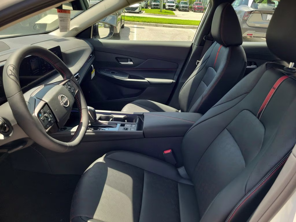 2026 Aspen White/Super Black Nissan Sentra SR FWD Sedan