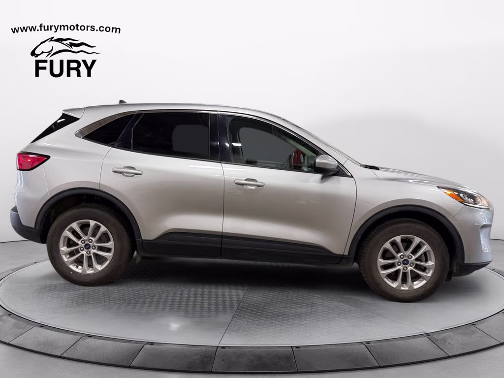Used 2020 Ford Escape SE with VIN 1FMCU9G6XLUC33148 for sale in Forest Lake, Minnesota