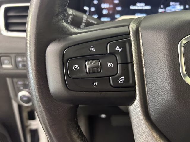 2022 Summit White GMC Yukon XL Denali 4X4 SUV