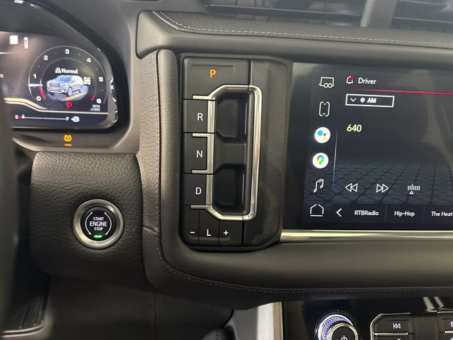 2022 Summit White GMC Yukon XL Denali 4X4 SUV