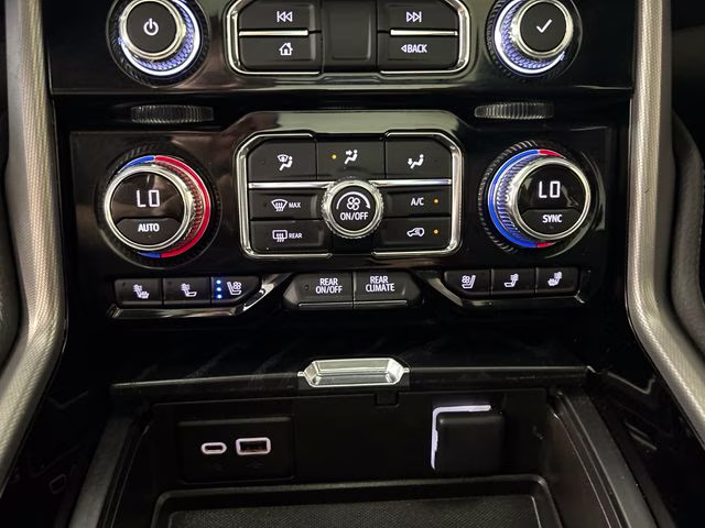 2022 Summit White GMC Yukon XL Denali 4X4 SUV