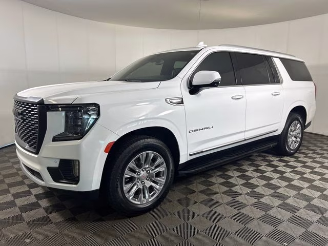 2022 Summit White GMC Yukon XL Denali 4X4 SUV