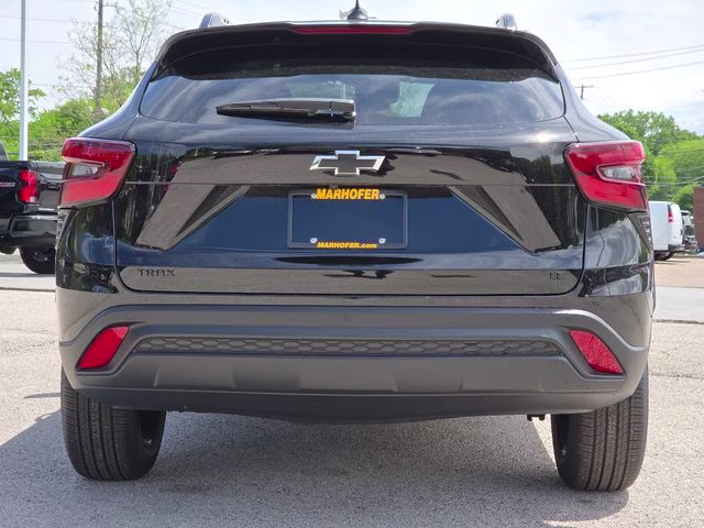 2026 Mosaic Black Metallic Chevrolet Trax LT FWD SUV
