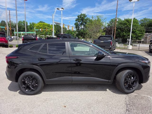 2026 Mosaic Black Metallic Chevrolet Trax LT FWD SUV