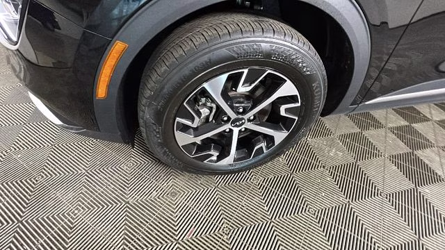 2025 Ebony Black Kia Sportage EX AWD SUV