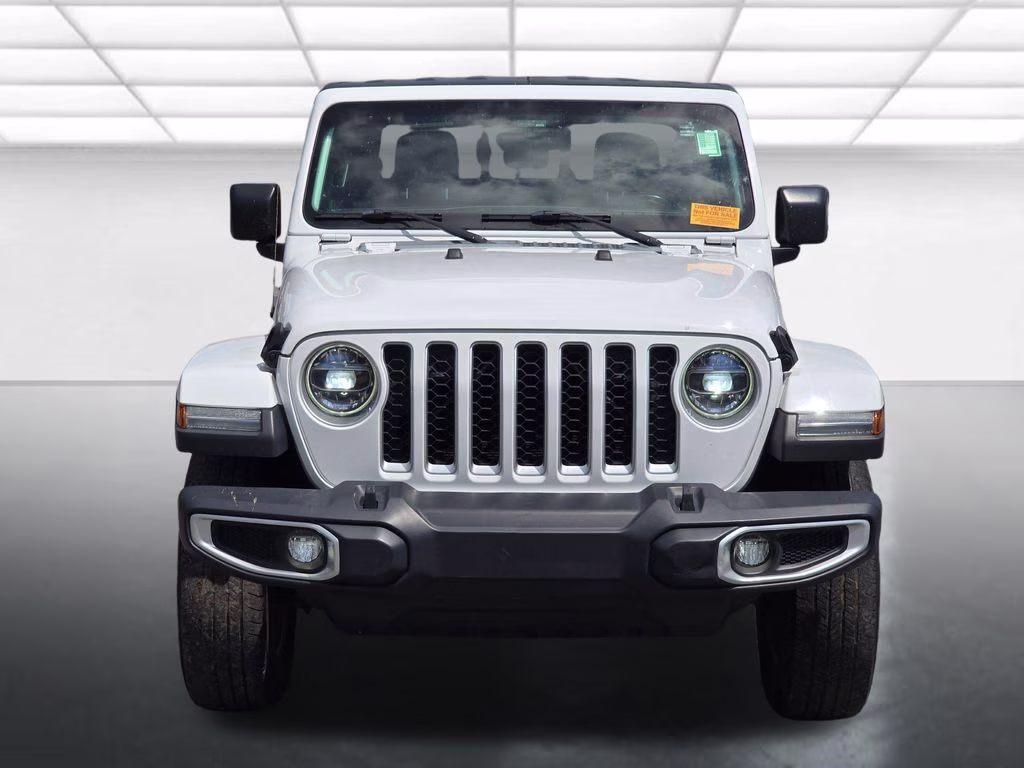2020 Bright White Clearcoat Jeep Gladiator Overland 4X4 Truck