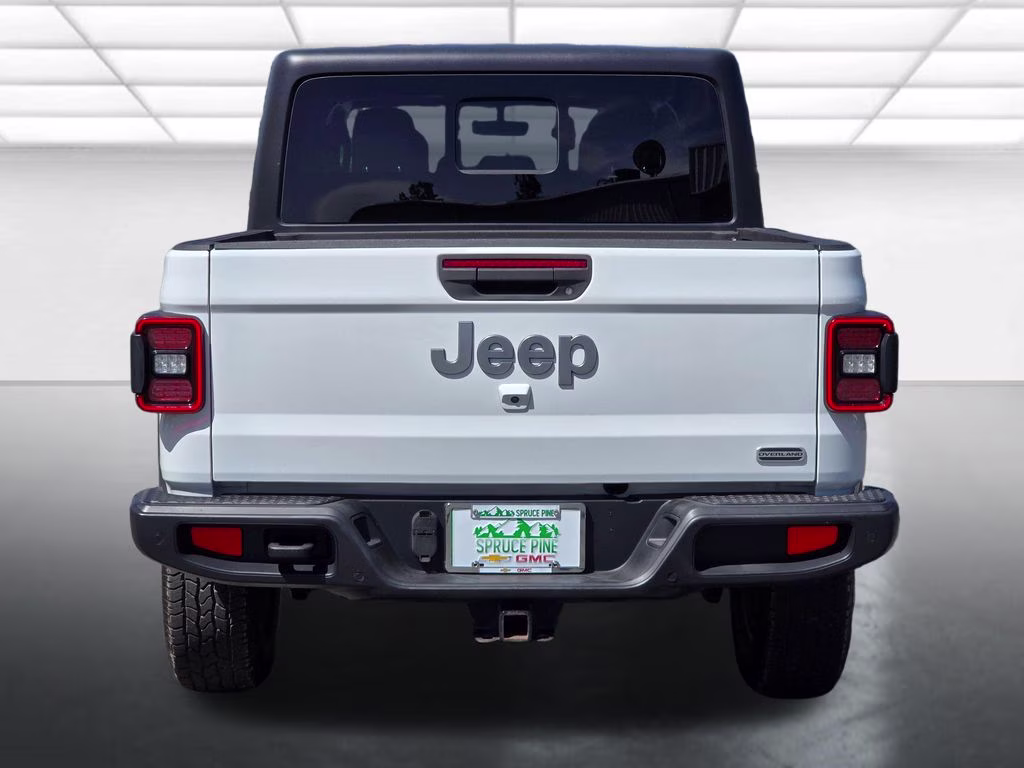 2020 Bright White Clearcoat Jeep Gladiator Overland 4X4 Truck
