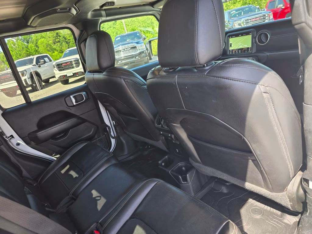 2020 Bright White Clearcoat Jeep Gladiator Overland 4X4 Truck