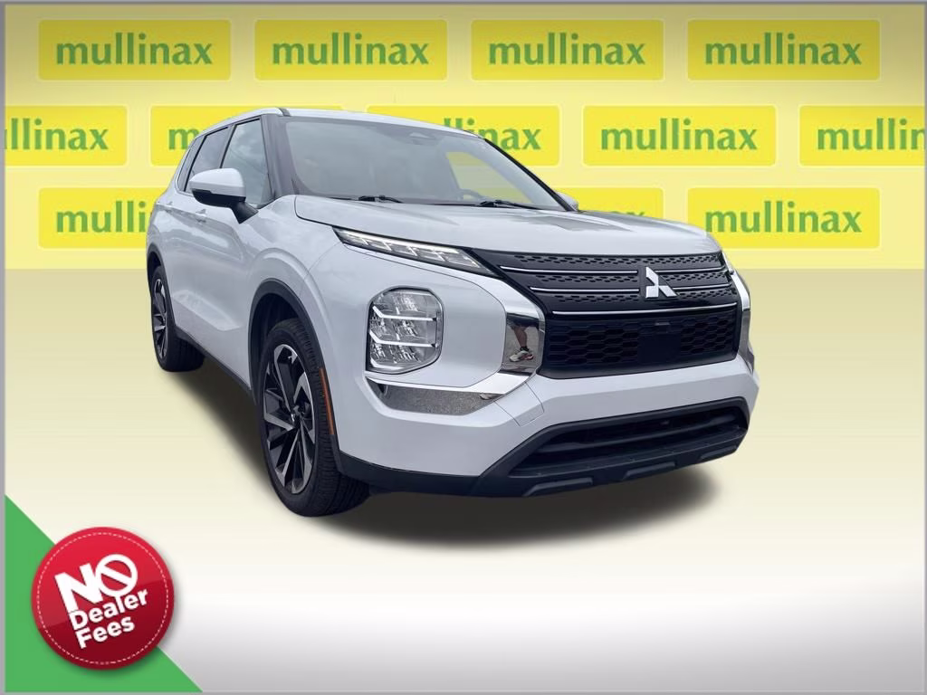 2022 White Diamond Mitsubishi Outlander ES FWD SUV