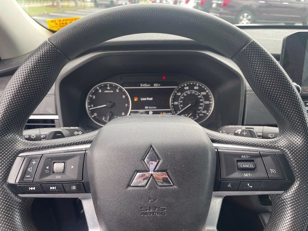 2022 White Diamond Mitsubishi Outlander ES FWD SUV