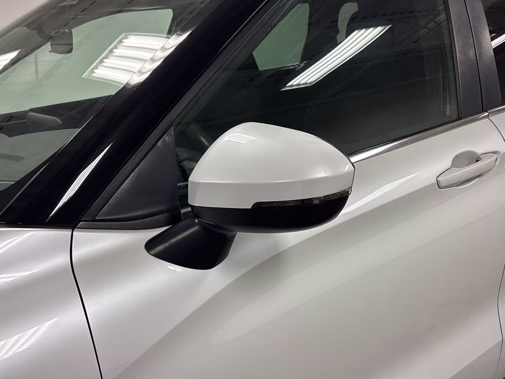 2022 White Diamond Mitsubishi Outlander ES FWD SUV