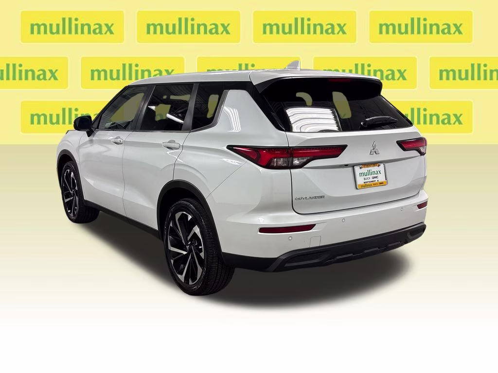 2022 White Diamond Mitsubishi Outlander ES FWD SUV