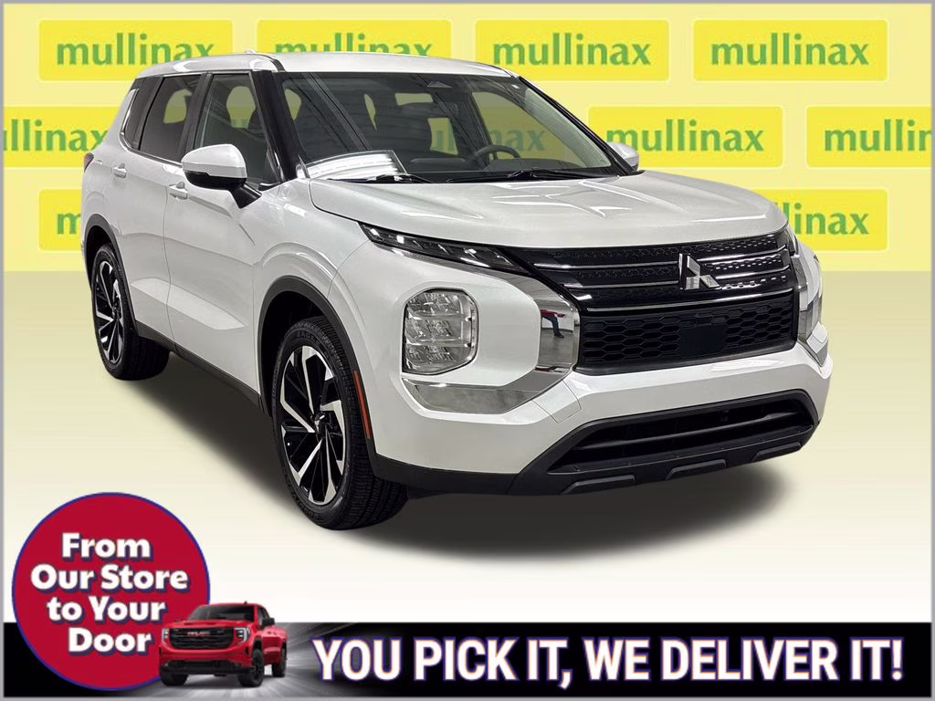 2022 White Diamond Mitsubishi Outlander ES FWD SUV