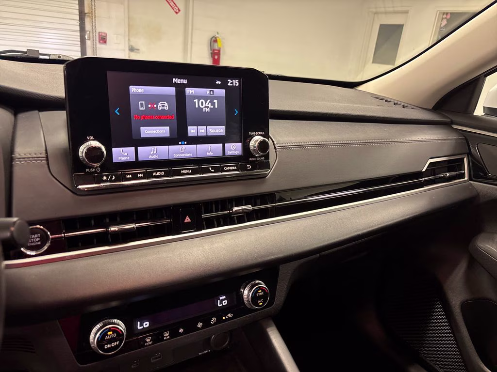 2022 White Diamond Mitsubishi Outlander ES FWD SUV