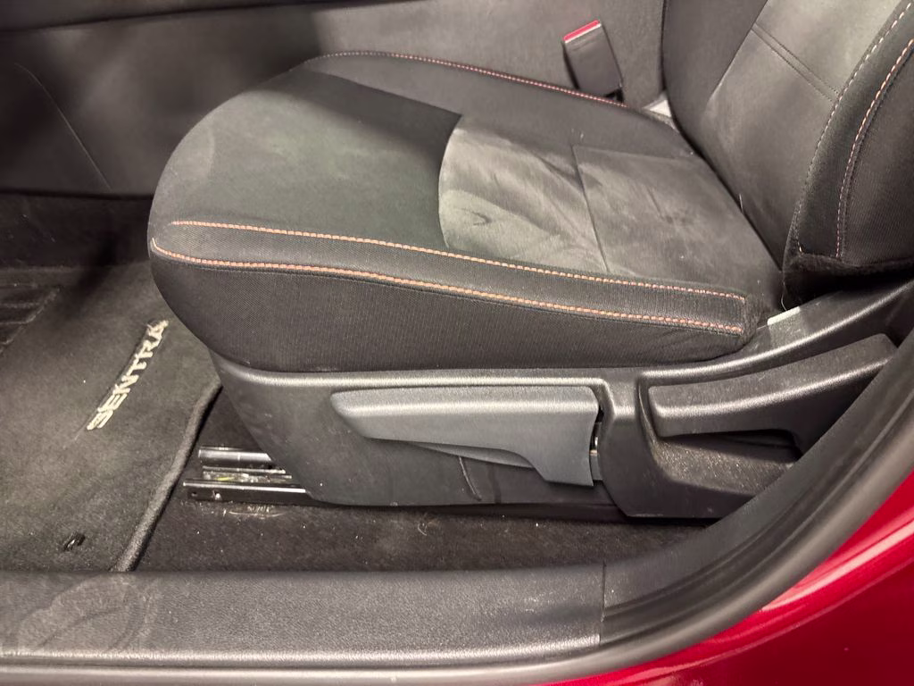 2022 Scarlet Ember Tintcoat Nissan Sentra SR FWD Sedan