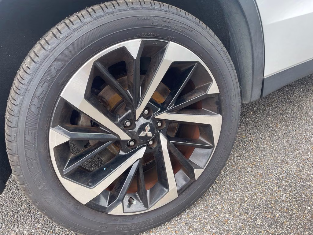 2022 White Diamond Mitsubishi Outlander ES FWD SUV