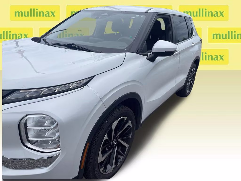 2022 White Diamond Mitsubishi Outlander ES FWD SUV