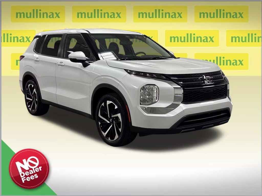 2022 White Diamond Mitsubishi Outlander ES FWD SUV