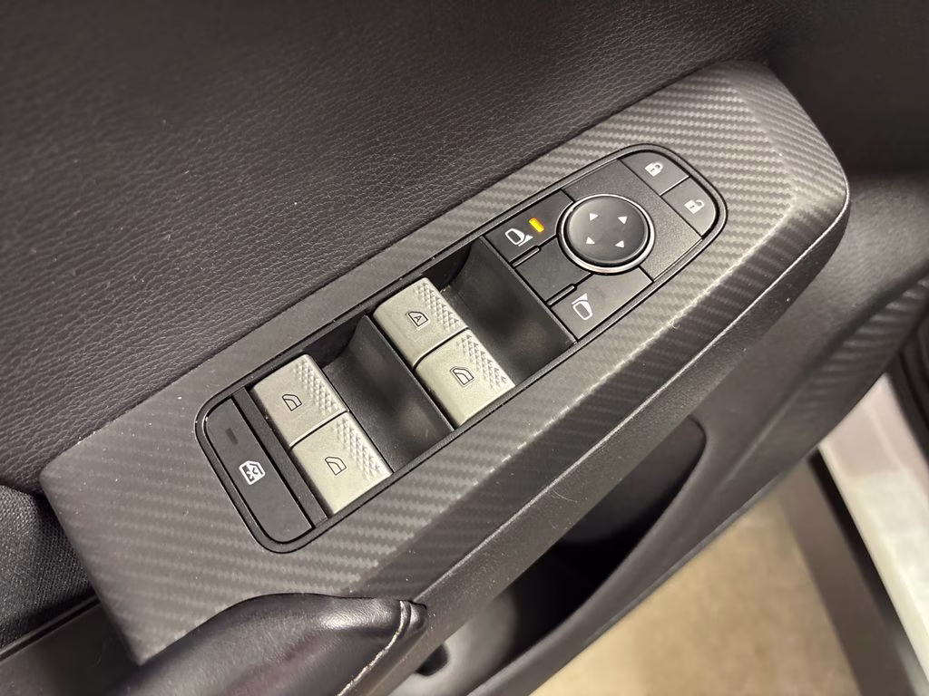 2022 White Diamond Mitsubishi Outlander ES FWD SUV