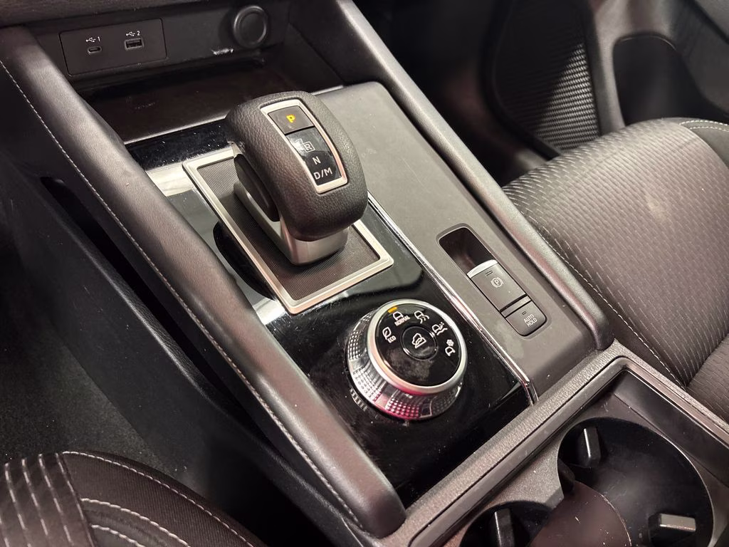 2022 White Diamond Mitsubishi Outlander ES FWD SUV