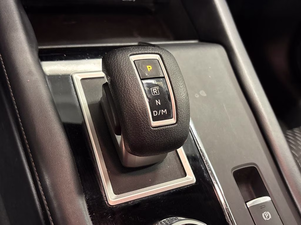 2022 White Diamond Mitsubishi Outlander ES FWD SUV