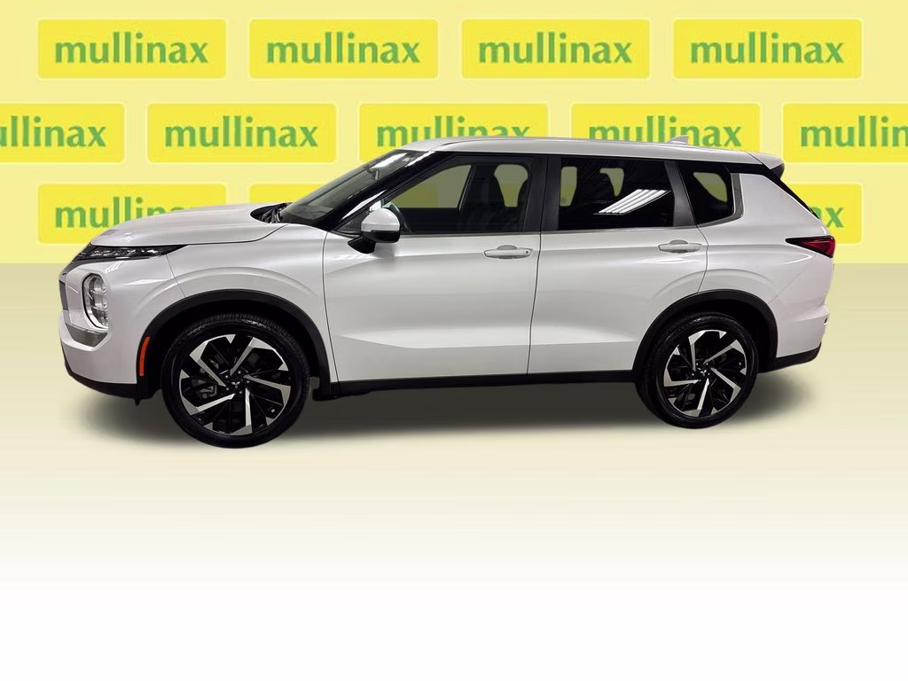 2022 White Diamond Mitsubishi Outlander ES FWD SUV
