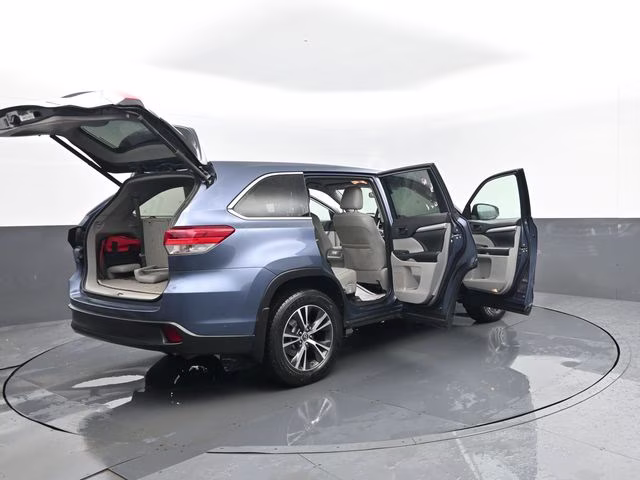 2019 Shoreline Mist Toyota Highlander LE Plus AWD SUV