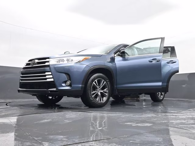 2019 Shoreline Mist Toyota Highlander LE Plus AWD SUV
