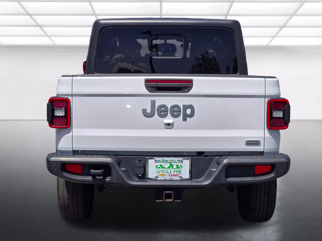 2020 Bright White Clearcoat Jeep Gladiator Overland 4X4 Truck