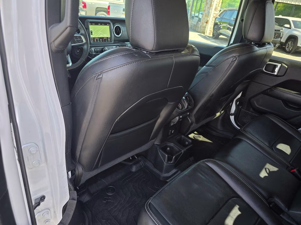 2020 Bright White Clearcoat Jeep Gladiator Overland 4X4 Truck