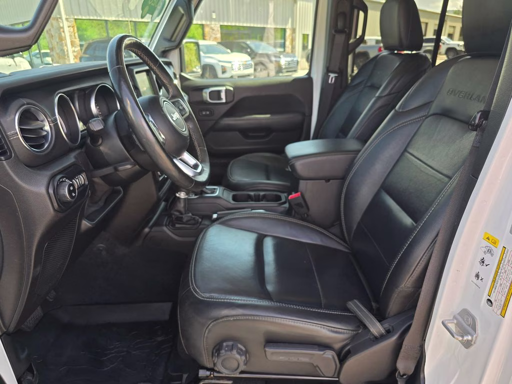2020 Bright White Clearcoat Jeep Gladiator Overland 4X4 Truck