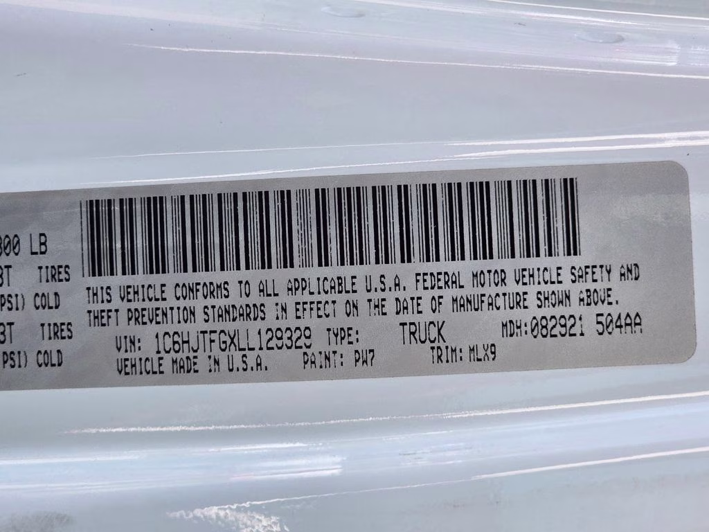 2020 Bright White Clearcoat Jeep Gladiator Overland 4X4 Truck