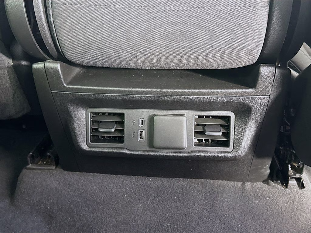2022 Summit White GMC Sierra 1500 SLE 4X4 Truck