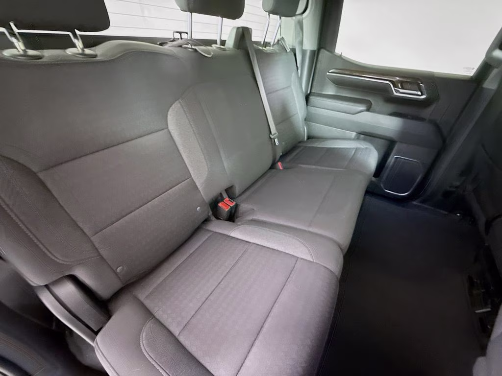 2022 Summit White GMC Sierra 1500 SLE 4X4 Truck