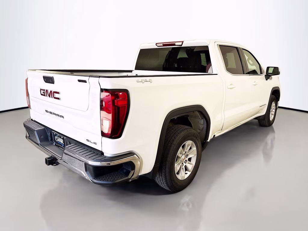 2022 Summit White GMC Sierra 1500 SLE 4X4 Truck