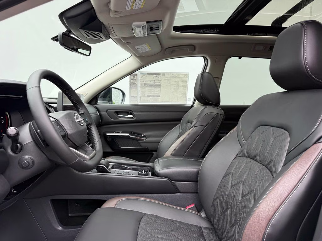 2026 Super Black Nissan Pathfinder Platinum 4X4 SUV