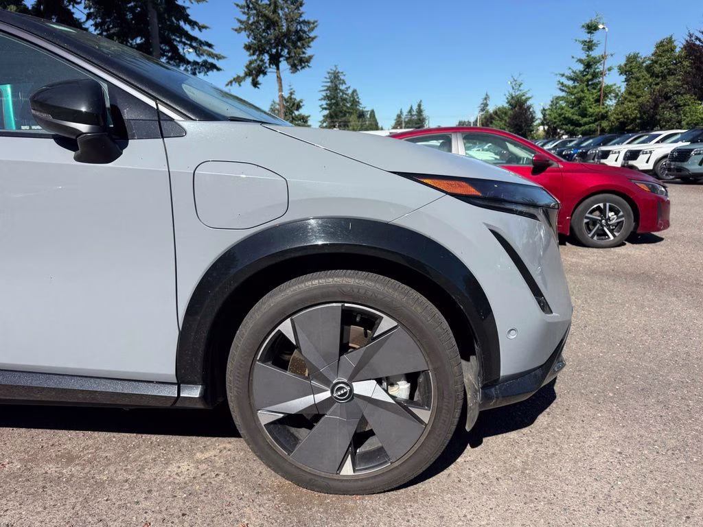 2024 Boulder Gray Pearl/Black Diamond Pearl Nissan ARIYA PLATINUM+ e-4ORCE AWD SUV
