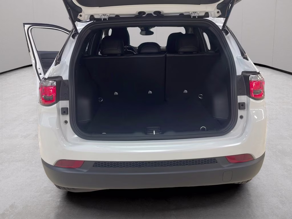 2026 Bright White Clearcoat Jeep Compass Latitude 4X4 SUV