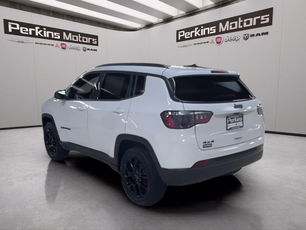 2026 Bright White Clearcoat Jeep Compass Latitude 4X4 SUV