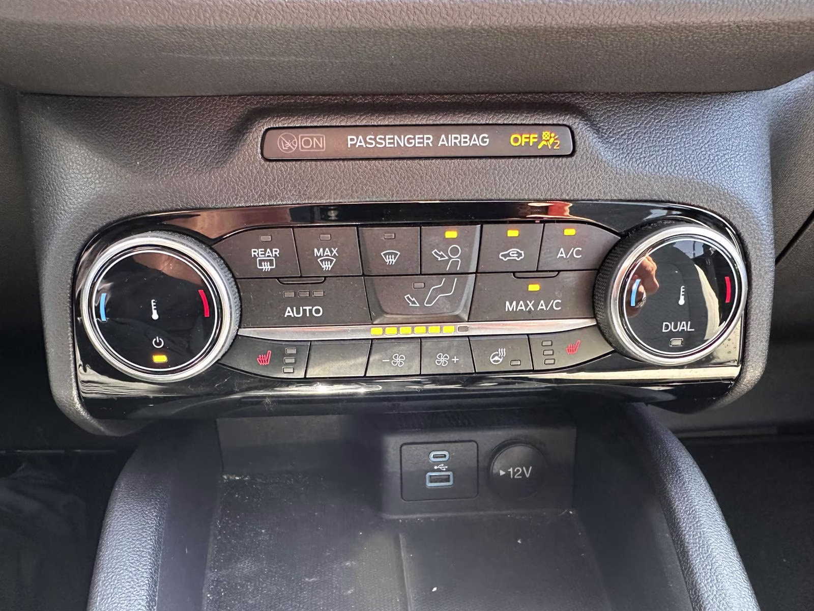 2022 Ford Escape SE - Photo 25