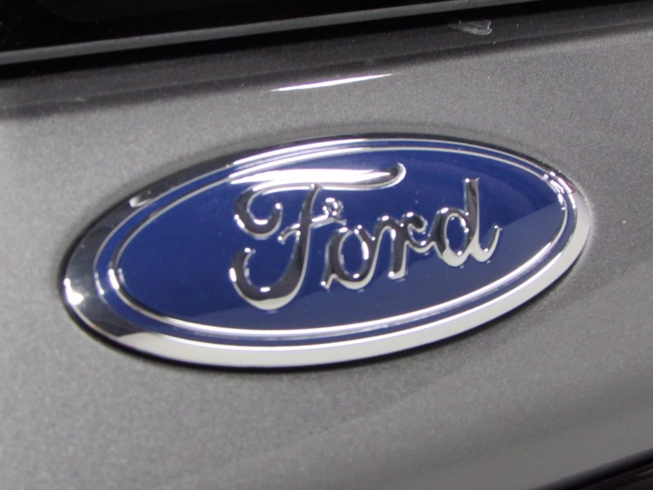 2026 Carbonized Gray Metallic Ford Explorer Active 4X4 SUV
