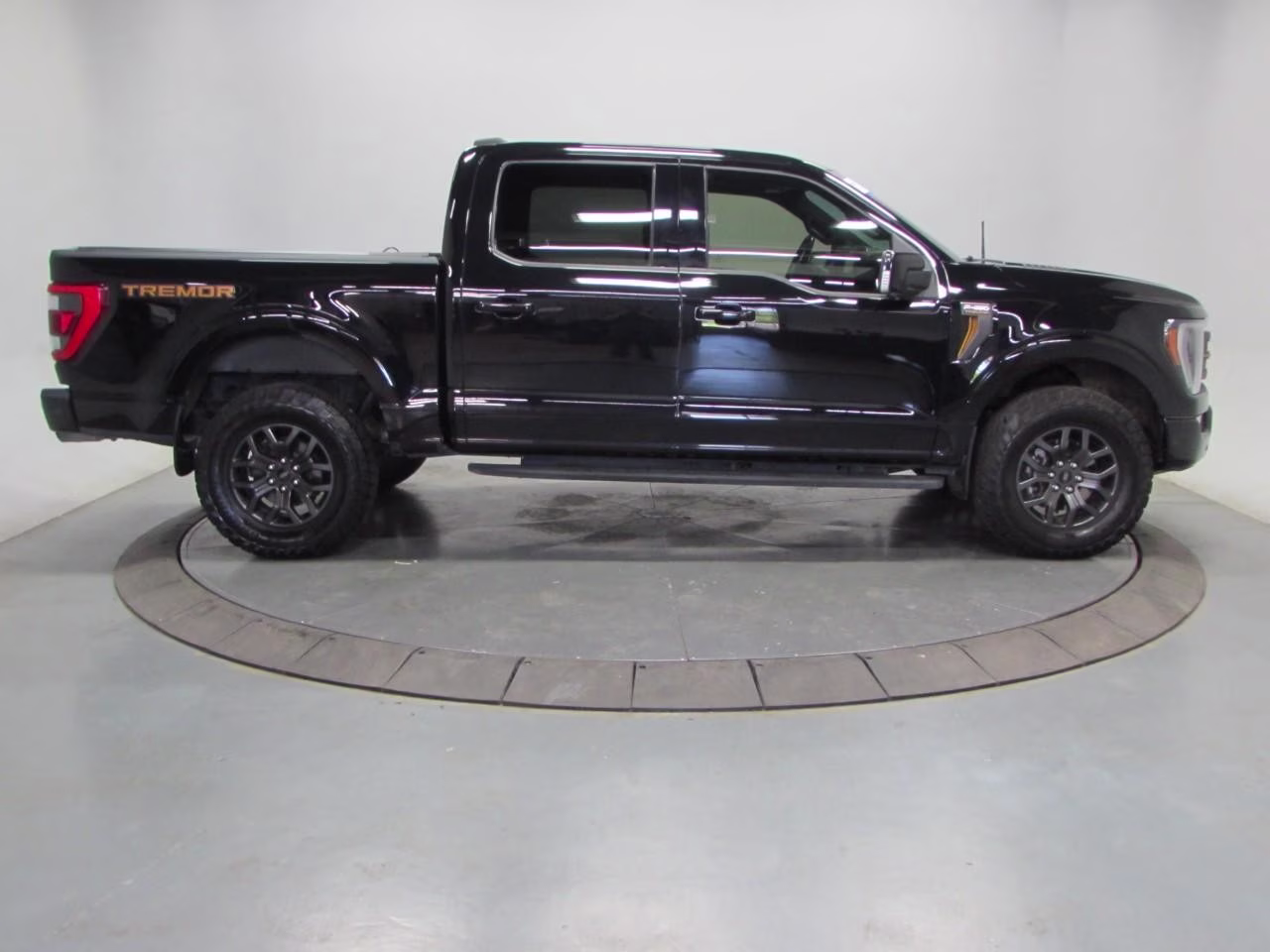2022 Agate Black Metallic Ford F-150 4WD SuperCrew Box 4X4 Truck