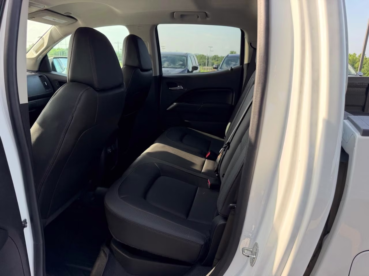 2021 Summit White GMC Canyon AT4 w/Leather 4X4 Truck