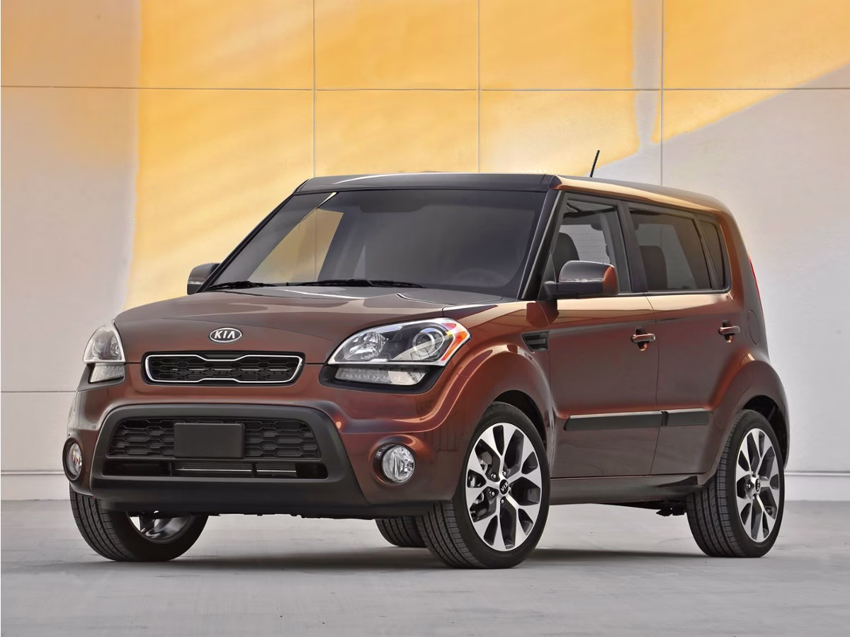 2013 Titanium Pearl Metallic Kia Soul Base FWD Hatchback