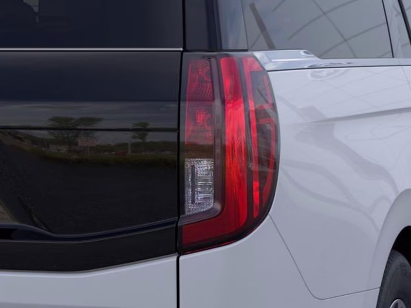 2026 Space Silver Metallic Ford Expedition Max Active 4X4 Crossover