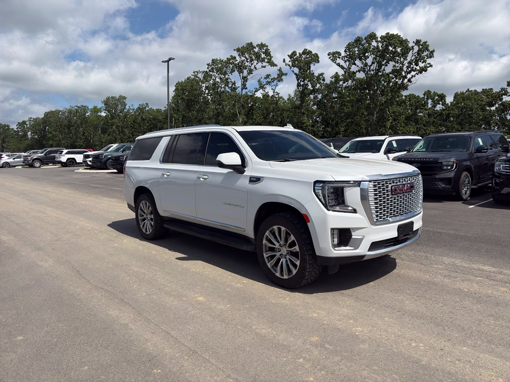 2021 White Frost Tricoat GMC Yukon XL Denali 4X4 SUV