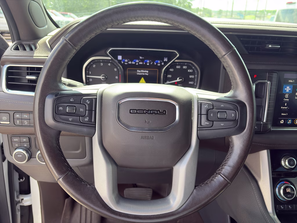 2021 White Frost Tricoat GMC Yukon XL Denali 4X4 SUV